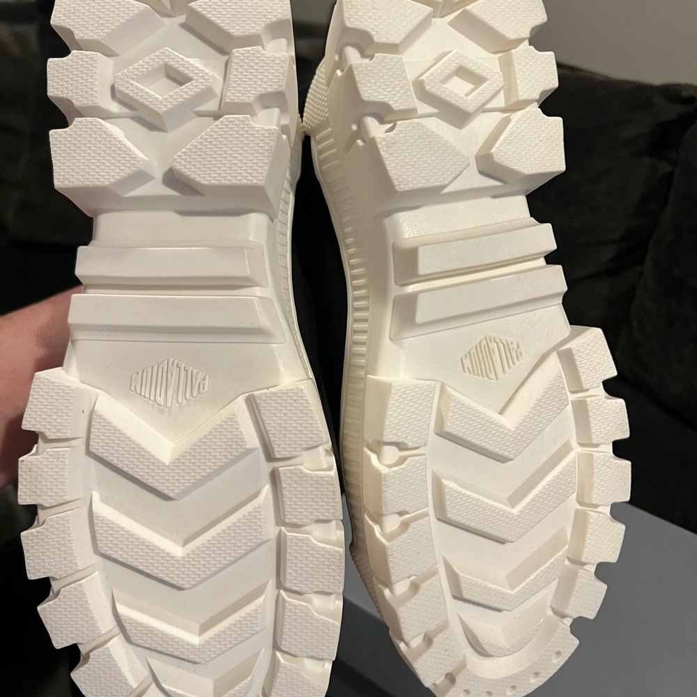 Palladium Revolt Lo Tx Black and White Platform Sneakers - Picture 5 of 5
